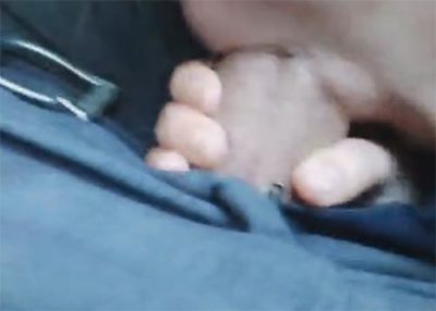 فیلم ایرانی ساک زدن داخل ماشین کیر پسره نمیتونه تحمل کنه همش میگه اخ اخ ابم